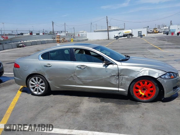 2014 Jaguar XF SC with VIN SAJWA0EX4E8U17743, listed as a IAAI auction lot 40046034 with 134,953 mi miles and . Bid and sale history available at DreamBid. Image 13.