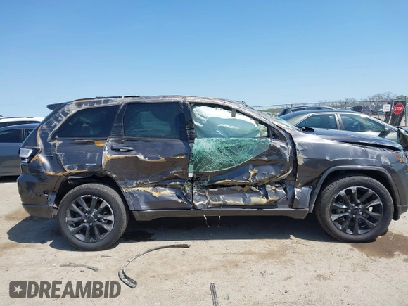 2018 Jeep Grand Cherokee Laredo E with VIN 1C4RJFAG9JC442262, listed as a IAAI auction lot 41925234 with 80,519 mi miles and . Bid and sale history available at DreamBid. Image 11.