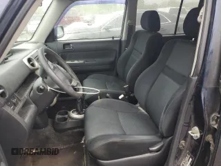 2006 Scion xB z VIN JTLKT334764105107, wystawiony jako Copart lot #57712985 z przebiegiem 162 345 mil mil oraz Tytuł czysty. Historia ofert i sprzedaży dostępna na DreamBid. Obrazek 7.