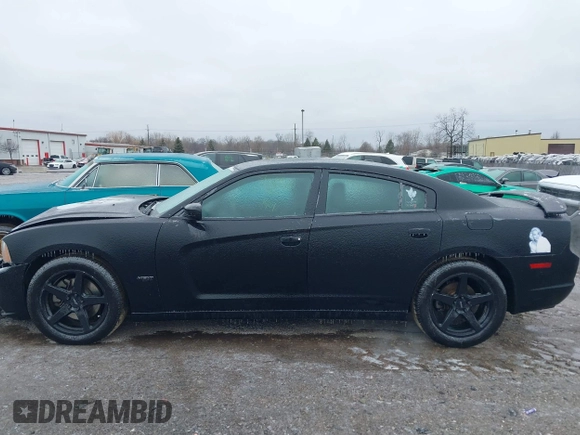 2014 Dodge Charger RT Plus with VIN 2C3CDXDT5EH281332, listed as a IAAI auction lot 41487192 with 87,667 mi miles. Bid and sale history available at carsss.com. Image 15.