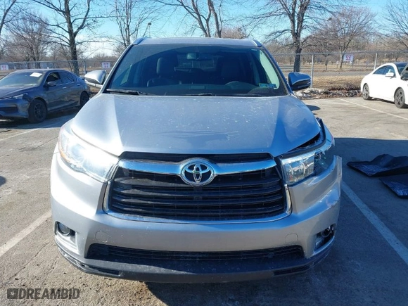 2014 Toyota Highlander Limited with VIN 5TDDKRFH9ES047643, listed as a IAAI auction lot 41427770 with 120,935 mi miles. Bid and sale history available at carsss.com. Image 12.