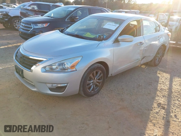 2015 Nissan Altima 2.5 SV with VIN 1N4AL3AP2FC591938, listed as a IAAI auction lot 41023604 with 132,988 mi miles. Bid and sale history available at carsss.com. Image 16.