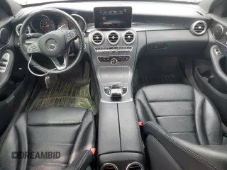 2018 Mercedes-Benz C 300 z VIN 55SWF4KB1JU239945, wystawiony jako Copart lot #54153275 z przebiegiem 100 540 mil mil oraz Szkoda całkowita • Salvage title. Historia ofert i sprzedaży dostępna na DreamBid. Obrazek 8.