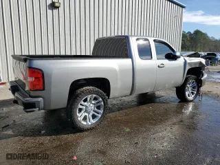 2008 Chevrolet Silverado 1500 LT w/1LT with VIN 2GCEC19J881321024, listed as a Copart auction lot 80255224 with 80,058 mi miles and Salvage Title. Bid and sale history available at carsss.com. Image 3.