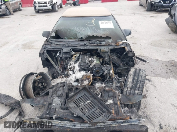 1994 Chevrolet Corvette z VIN 1G1YY32PXR5119898, wystawiony jako IAAI lot #41524375 z przebiegiem Nie podano mil oraz . Historia ofert i sprzedaży dostępna na DreamBid. Obrazek 6.