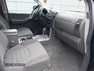 2010 Nissan Pathfinder SE z VIN 5N1AR1NB9AC626541, wystawiony jako IAAI lot #41674872 z przebiegiem 187 694 mil mil oraz . Historia ofert i sprzedaży dostępna na DreamBid. Obrazek 5.