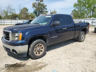 2008 GMC Sierra 1500 Work Truck z VIN 1GTEC19X58Z125845, wystawiony jako Copart lot #53151585 z przebiegiem 156 458 mil mil oraz Czysty tytuł • Clean title. Historia ofert i sprzedaży dostępna na DreamBid. Obrazek 1.