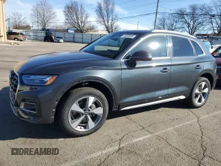 2024 Audi Q5 Premium Plus z VIN WA1BBAFY4R2138979, wystawiony jako Copart lot #45063885 z przebiegiem 198 mil mil oraz Szkoda całkowita • Salvage title. Historia ofert i sprzedaży dostępna na DreamBid. Obrazek 1.