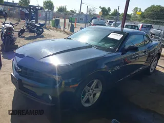 2012 Chevrolet Camaro 1LT z VIN 2G1FB1E31C9176099, wystawiony jako IAAI lot #42032029 z przebiegiem 87 552 mil mil oraz . Historia ofert i sprzedaży dostępna na DreamBid. Obrazek 17.