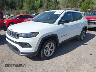 2024 Jeep Compass Latitude with VIN 3C4NJDBN1RT109571, listed as a IAAI auction lot 42014458 with 23,419 mi miles. Bid and sale history available at carsss.com. Image 16.