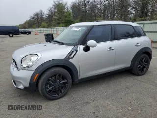 2015 MINI Countryman S z VIN WMWZC3C58FWT06471, wystawiony jako Copart lot #57570585 z przebiegiem 101 963 mil mil oraz Tytuł czysty. Historia ofert i sprzedaży dostępna na DreamBid. Obrazek 1.