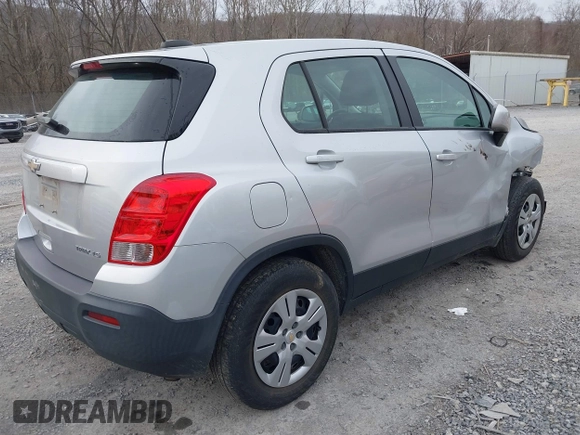 2015 Chevrolet Trax LS with VIN KL7CJKSB4FB129440, listed as a IAAI auction lot 41734339 with 37,772 mi miles. Bid and sale history available at carsss.com. Image 4.