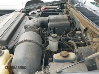2003 Ford F-150 XL с VIN 1FTRX07W33KB50920, выставлен на аукционе IAAI как лот 41742906 с пробегом 100 560 миль миль и . История ставок и продаж доступна на DreamBid. Изображение 19.