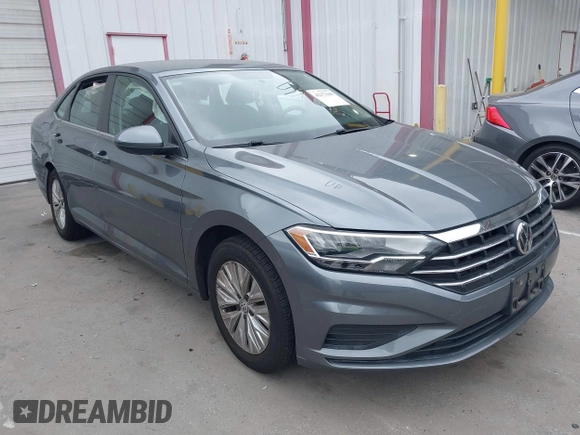2020 Volkswagen Jetta S z VIN 3VWCB7BUXLM069700, wystawiony jako IAAI lot #42373109 z przebiegiem 66 141 mil mil oraz . Historia ofert i sprzedaży dostępna na DreamBid. Obrazek 1.