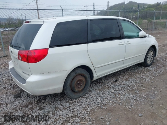 2009 Toyota Sienna XLE with VIN 5TDZK22C39S269799, listed as a IAAI auction lot 42092532 with 339,646 mi miles. Bid and sale history available at carsss.com. Image 4.