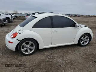 2008 Volkswagen New Beetle Coupe Triple White with VIN 3VWFW31C48M512160, listed as a Copart auction lot 46155235 with 88,886 mi miles and Clean Title. Bid and sale history available at carsss.com. Image 3.