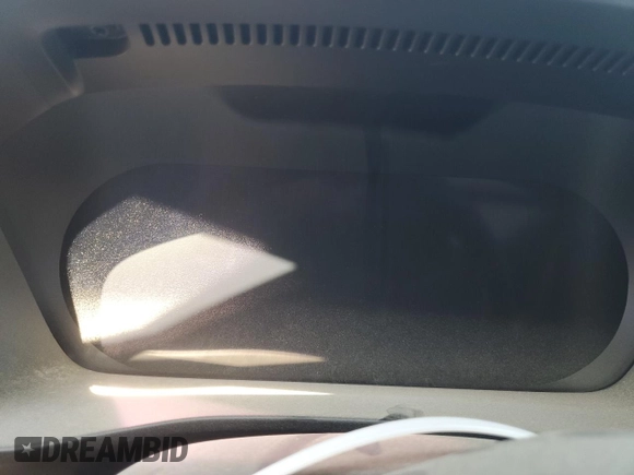 2022 Volvo XC40 Twin Plus z VIN YV4ED3UR4N2717241, wystawiony jako Copart lot #68005304 z przebiegiem Nie podano mil oraz Szkoda całkowita • Salvage title. Historia ofert i sprzedaży dostępna na DreamBid. Obrazek 9.