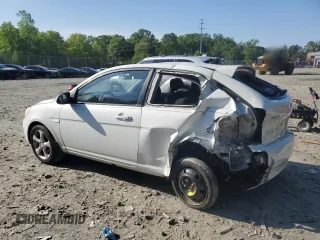 2008 Hyundai Accent SE z VIN KMHCN36C48U056976, wystawiony jako Copart lot #54720645 z przebiegiem 203 148 mil mil oraz Szkoda całkowita • Salvage title. Historia ofert i sprzedaży dostępna na DreamBid. Obrazek 2.