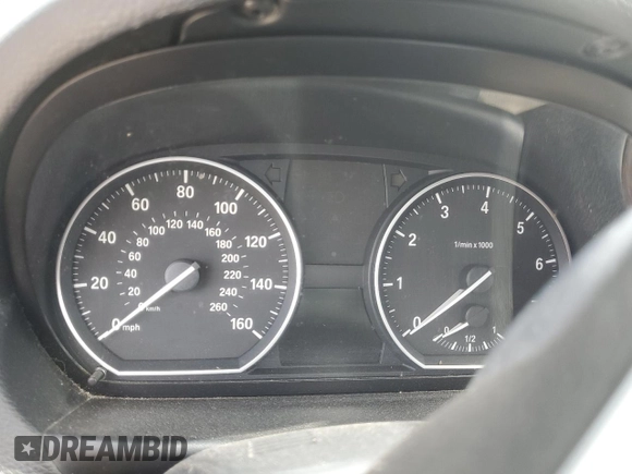 2009 BMW 1 Series 128i z VIN WBAUL73539VJ76952, wystawiony jako Copart lot #76992254 z przebiegiem Nie podano mil oraz Szkody całkowita. Historia ofert i sprzedaży dostępna na DreamBid. Obrazek 9.