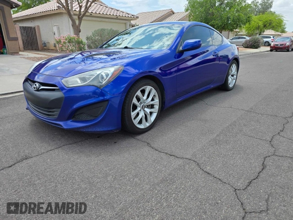 2013 Hyundai Genesis Coupe Premium z VIN KMHHT6KD3DU090574, wystawiony jako Copart lot #57272205 z przebiegiem 129 705 mil mil oraz Tytuł czysty. Historia ofert i sprzedaży dostępna na DreamBid. Obrazek 2.
