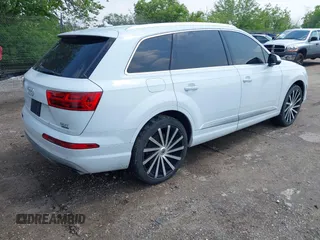 2017 Audi Q7 Premium Plus z VIN WA1LAAF72HD014212, wystawiony jako IAAI lot #42419607 z przebiegiem 112 728 mil mil oraz . Historia ofert i sprzedaży dostępna na DreamBid. Obrazek 4.