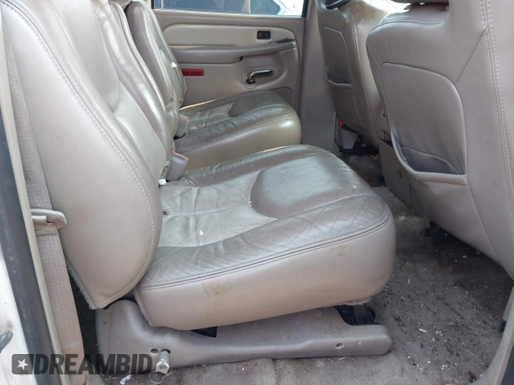 2006 GMC Yukon XL z VIN 1GKFK66U16J136355, wystawiony jako IAAI lot #42479045 z przebiegiem 267 778 mil mil oraz . Historia ofert i sprzedaży dostępna na DreamBid. Obrazek 8.