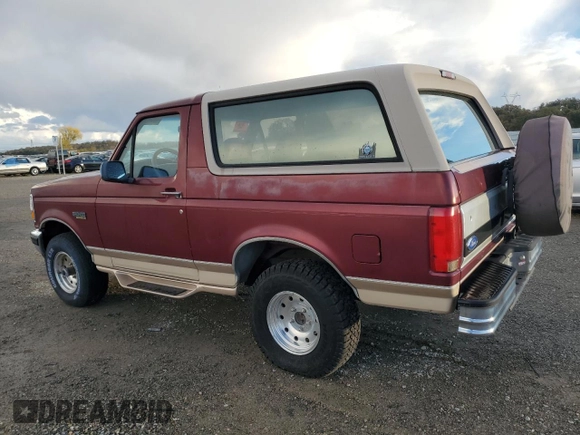 1996 Ford Bronco XL z VIN 1FMEU15N6TLA03097, wystawiony jako Copart lot #80449114 z przebiegiem 289 345 mil mil oraz Czysty tytuł • Clean title. Historia ofert i sprzedaży dostępna na DreamBid. Obrazek 2.