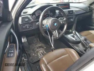 2016 BMW M3 z VIN WBS8M9C58G5E68988, wystawiony jako Copart lot #58784185 z przebiegiem 86 577 mil mil oraz Tytuł czysty. Historia ofert i sprzedaży dostępna na DreamBid. Obrazek 8.