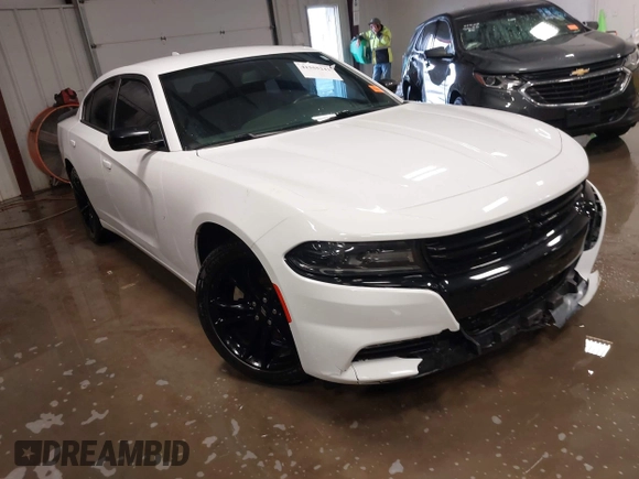2017 Dodge Charger R/T z VIN 2C3CDXCT1HH556992, wystawiony jako IAAI lot #41555243 z przebiegiem 164 139 mil mil oraz . Historia ofert i sprzedaży dostępna na DreamBid. Obrazek 1.