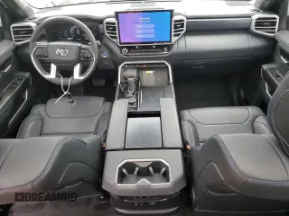 2024 Toyota Tundra Platinum Hybrid z VIN 5TFNC5EC1RX004561, wystawiony jako Copart lot #51779355 z przebiegiem 11 255 mil mil oraz Szkoda całkowita • Salvage title. Historia ofert i sprzedaży dostępna na DreamBid. Obrazek 8.