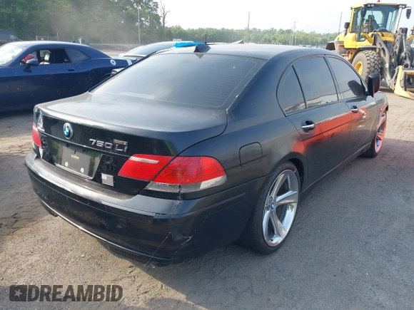 2008 BMW 7 Series 750Li z VIN WBAHN83518DT86472, wystawiony jako IAAI lot #42261898 z przebiegiem 175 875 mil mil oraz . Historia ofert i sprzedaży dostępna na DreamBid. Obrazek 4.