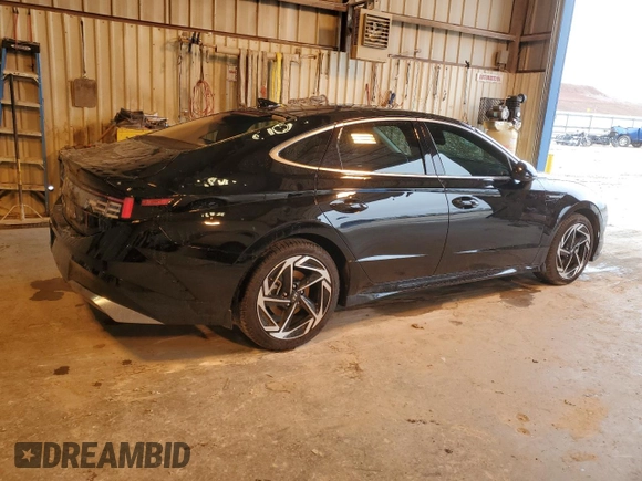 2024 Hyundai Sonata SEL z VIN KMHL14JA3RA380799, wystawiony jako Copart lot #51911125 z przebiegiem 16 894 mil mil oraz Szkoda całkowita • Salvage title. Historia ofert i sprzedaży dostępna na DreamBid. Obrazek 3.