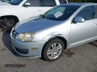 2007 Volkswagen Jetta Wolfsburg Edition с VIN 3VWEF71K67M081314, выставлен на аукционе IAAI как лот 42366194 с пробегом 129 126 миль миль и . История ставок и продаж доступна на DreamBid. Изображение 6.
