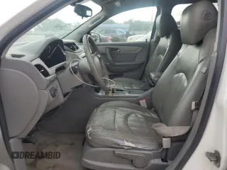 2014 Chevrolet Traverse LS z VIN 1GNKRFED5EJ340184, wystawiony jako Copart lot #54798975 z przebiegiem 197 728 mil mil oraz Czysty tytuł • Clean title. Historia ofert i sprzedaży dostępna na DreamBid. Obrazek 7.