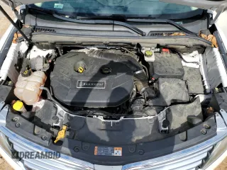 2015 Lincoln MKC z VIN 5LMCJ1A98FUJ18143, wystawiony jako Copart lot #56181915 z przebiegiem 105 933 mil mil oraz Szkody całkowita. Historia ofert i sprzedaży dostępna na DreamBid. Obrazek 12.