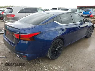 2019 Nissan Altima 2.5 SR with VIN 1N4BL4CV0KC179789, listed as a IAAI auction lot 41989401 with 82,028 mi miles. Bid and sale history available at carsss.com. Image 4.