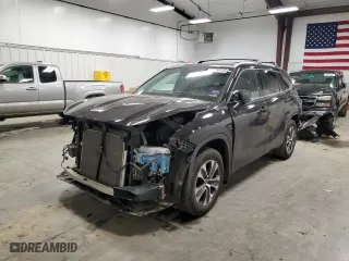 2022 Toyota Highlander XLE with VIN 5TDGZRBHXNS201422, listed as a Copart auction lot 88064145 with 66,166 mi miles and Salvage Title. Bid and sale history available at carsss.com. Image 1.