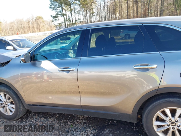 2019 Kia Sorento L with VIN 5XYPG4A34KG533606, listed as a IAAI auction lot 41358658 with 66,232 mi miles. Bid and sale history available at carsss.com. Image 14.