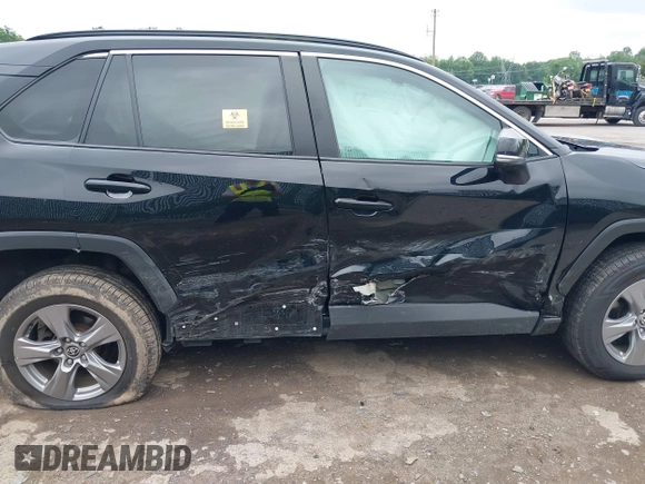 2022 Toyota RAV4 XLE with VIN 2T3P1RFVXNC259957, listed as a IAAI auction lot 42601471 with 39,696 mi miles and . Bid and sale history available at DreamBid. Image 6.