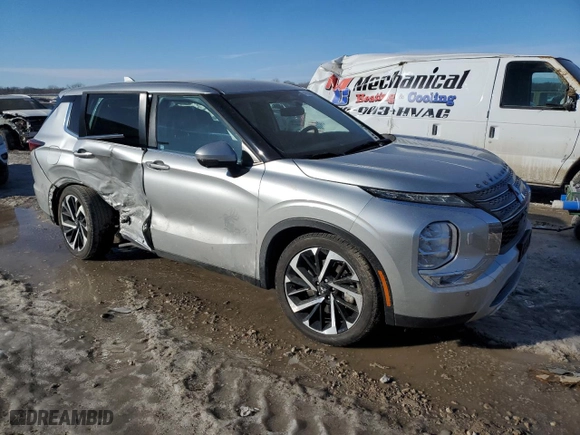 2023 Mitsubishi Outlander SE with VIN JA4J4UA88PZ039987, listed as a Copart auction lot 41836125 with 17,982 mi miles and Salvage Title. Bid and sale history available at carsss.com. Image 4.