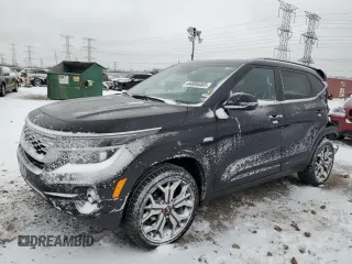 2021 Kia Seltos S with VIN KNDEUCA24M7107870, listed as a Copart auction lot 44895465 with 100,101 mi miles and Salvage Title. Bid and sale history available at carsss.com. Image 1.