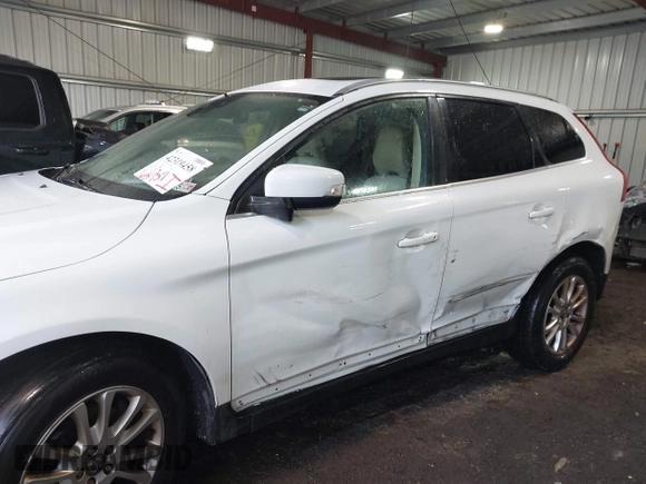 2010 Volvo XC60 3.0T with VIN YV4992DZ6A2029023, listed as a IAAI auction lot 42319458 with 165,757 mi miles and . Bid and sale history available at DreamBid. Image 6.