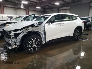2025 Toyota Crown XLE z VIN JTDACAAJ4S3006538, wystawiony jako Copart lot #52365795 z przebiegiem 1811 mil mil oraz Szkody całkowita. Historia ofert i sprzedaży dostępna na DreamBid. Obrazek 1.