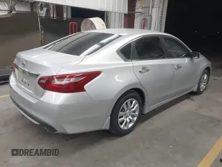 2018 Nissan Altima 2.5 SR with VIN 1N4AL3AP2JC299716, listed as a IAAI auction lot 41829131 with 39,741 mi miles. Bid and sale history available at carsss.com. Image 4.