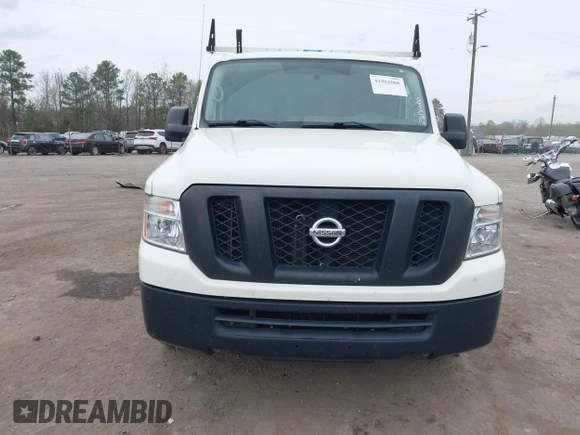 2020 Nissan NV Cargo SV z VIN 1N6BF0KM7LN809782, wystawiony jako IAAI lot #41962006 z przebiegiem 113 670 mil mil oraz . Historia ofert i sprzedaży dostępna na DreamBid. Obrazek 12.