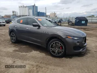 2017 Maserati Levante S z VIN ZN661YUS3HX196812, wystawiony jako Copart lot #69257744 z przebiegiem Nie podano mil oraz Szkoda całkowita • Salvage title. Historia ofert i sprzedaży dostępna na DreamBid. Obrazek 4.