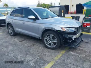 2025 Audi Q5 S line Premium z VIN WA1GAAFYXS2020823, wystawiony jako IAAI lot #42318926 z przebiegiem 9805 mil mil oraz . Historia ofert i sprzedaży dostępna na DreamBid. Obrazek 1.
