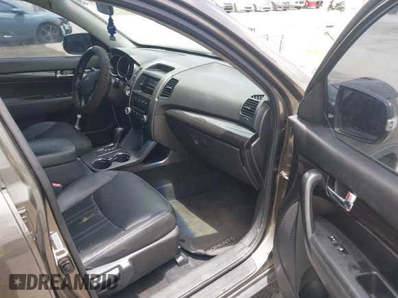 2013 Kia Sorento EX with VIN 5XYKU3A69DG318488, listed as a IAAI auction lot 42618875 with 221,080 mi miles and . Bid and sale history available at DreamBid. Image 5.