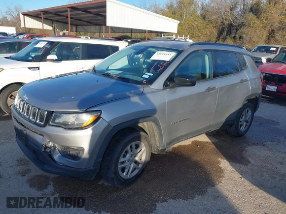 2018 Jeep Compass Sport with VIN 3C4NJCAB0JT124875, listed as a IAAI auction lot 41809953 with 136,018 mi miles. Bid and sale history available at carsss.com. Image 21.