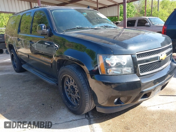 2014 Chevrolet Suburban LT with VIN 1GNSCJE03ER203943, listed as a IAAI auction lot 41982720 with 288,135 mi miles and . Bid and sale history available at DreamBid. Image 1.